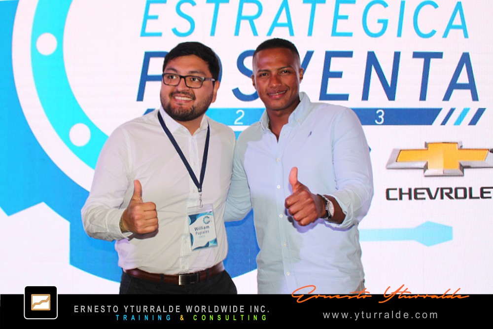 Momentos de conexión y celebración en el entorno corporativo